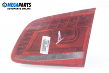 Inner tail light for Volkswagen Passat (B7) 2.0 TDI, 140 hp, sedan automatic, 2011, position: right Inner tail light for Volkswagen Passat (B7) 2.0 TDI, 140 hp, sedan automatic, 2011, position: right