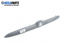 Boot lid moulding for Peugeot 206 1.9 D, 69 hp, hatchback, 1999, position: rear Boot lid moulding for Peugeot 206 1.9 D, 69 hp, hatchback, 1999, position: rear