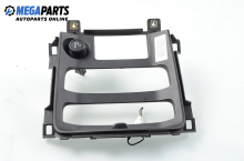 Central console for Nissan Primera (P12) 1.9 dCi, 120 hp, station wagon, 2003 Central console for Nissan Primera (P12) 1.9 dCi, 120 hp, station wagon, 2003