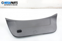 Boot lid plastic cover for Toyota Yaris 1.3 VVT-i, 100 hp, hatchback, 2009, position: rear Boot lid plastic cover for Toyota Yaris 1.3 VVT-i, 100 hp, hatchback, 2009, position: rear