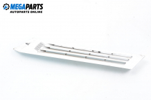 Grill for Mercedes-Benz 190 (W201) 2.5 D, 90 hp, sedan, 1986, position: right Grill for Mercedes-Benz 190 (W201) 2.5 D, 90 hp, sedan, 1986, position: right