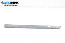 Moulding for Renault Megane II 1.9 dCi, 120 hp, hatchback, 2003, position: front - right Moulding for Renault Megane II 1.9 dCi, 120 hp, hatchback, 2003, position: front - right