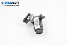 Boot lid key lock for Volkswagen Passat (B4) 1.9 TDI, 90 hp, station wagon, 1995, position: rear Boot lid key lock for Volkswagen Passat (B4) 1.9 TDI, 90 hp, station wagon, 1995, position: rear
