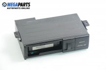 CD changer for Renault Laguna II (X74) 1.9 dCi, 120 hp, hatchback, 2001 № 82 00 002 656A