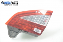 Inner tail light for Ford Mondeo Mk IV 1.8 TDCi, 125 hp, hatchback, 2008, position: right Inner tail light for Ford Mondeo Mk IV 1.8 TDCi, 125 hp, hatchback, 2008, position: right