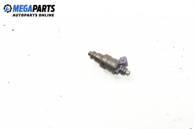 Gasoline fuel injector for Renault Megane Scenic 1.6, 90 hp, minivan, 5 doors, 1997