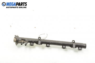 Fuel rail for Seat Cordoba (6K) 1.4, 60 hp, sedan, 5 doors, 1997