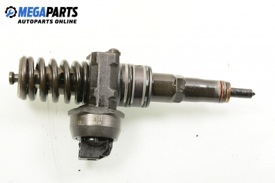 Einspritzdüse for Volkswagen Touareg 2.5 R5 TDI, 174 hp, suv, 5 türen, 2003