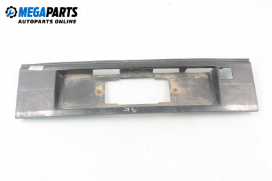 Suport număr, spate for Volkswagen Passat (B3) 2.0, 115 hp, combi, 5 uși, 1991