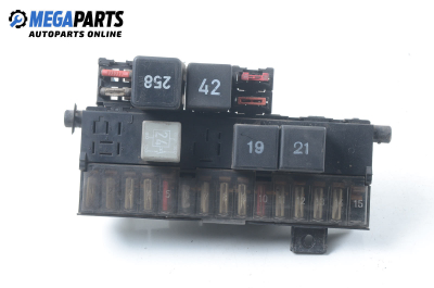 Fuse box for Volkswagen LT 2.4 TD, 102 hp, passenger, 3 doors, 1990