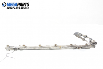 Fuel rail for BMW 3 (E36) 2.0, 150 hp, sedan, 5 doors, 1996