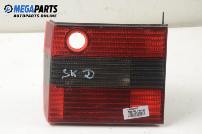 Innere bremsleuchte for Volkswagen Passat (B4) 1.6, 101 hp, sedan, 1995, position: rechts