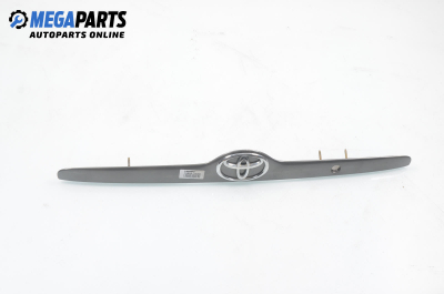 Boot lid moulding for Toyota Corolla (E120; E130) 1.4 VVT-i, 97 hp, sedan, 5 doors, 2004, position: rear