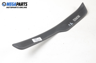 Innenschwelle for BMW 3 (E90, E91, E92, E93) 2.0 d, 163 hp, combi, 5 türen, 2006, position: rechts, rückseite