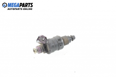 Gasoline fuel injector for Opel Omega B 2.0 16V, 136 hp, station wagon, 5 doors, 1997