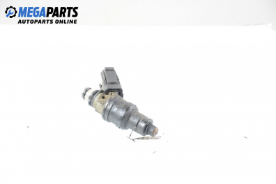 Gasoline fuel injector for Hyundai Santamo 2.0 16V, 139 hp, minivan, 5 doors, 1999