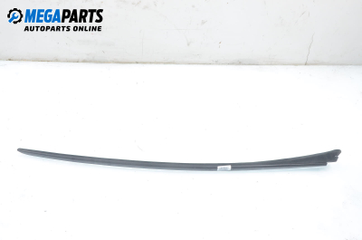 Material profilat parbriz for Peugeot 5008 1.6 BlueHDI, 120 hp, monovolum automatic, 2016, position: fața