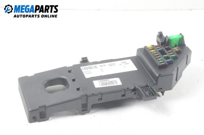 Fuse box for Opel Signum 2.2 DTI, 125 hp, hatchback, 5 doors, 2003 № 24443147