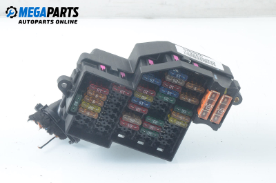 Fuse box for Volkswagen Touareg 2.5 R5 TDI, 174 hp, suv, 5 doors automatic, 2004