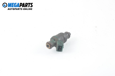 Gasoline fuel injector for Audi A3 (8L) 1.6, 101 hp, hatchback, 3 doors, 1997