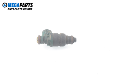 Gasoline fuel injector for Audi A3 (8L) 1.6, 101 hp, hatchback, 3 doors, 1997