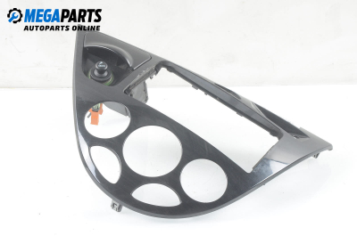 Consola centrală for Ford Focus I 1.8 16V, 115 hp, hatchback, 2001
