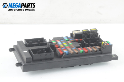 Fuse box for Land Rover Discovery III (L319) 4.4, 299 hp, suv automatic, 2005