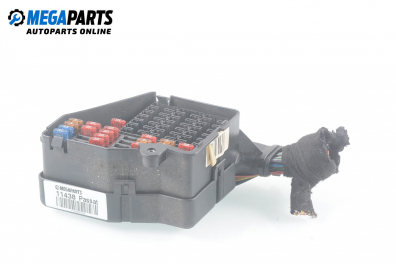 Fuse box for Volkswagen Passat (B5; B5.5) 2.5 4motion, 150 hp, station wagon automatic, 2000