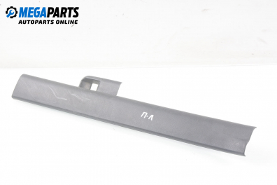 Interieur kunststoffbauteile for Mazda 5 2.0 CD, 143 hp, minivan, 2006, position: links