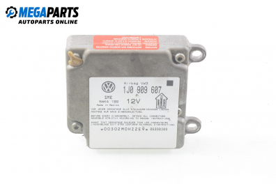 Airbag module for Volkswagen Passat (B5; B5.5) 1.8, 125 hp, station wagon, 1999 № 1J0 909 607