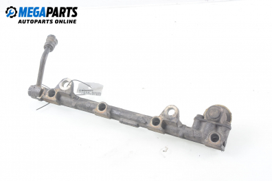 Fuel rail for Toyota Avensis 1.6, 110 hp, station wagon, 1998