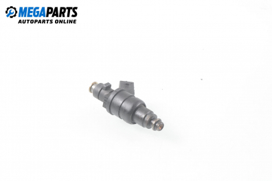 Gasoline fuel injector for Mercedes-Benz CLK-Class 208 (C/A) 2.3 Kompressor, 193 hp, coupe, 1997