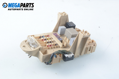 Fuse box for Toyota Yaris 1.0, 68 hp, hatchback, 2002