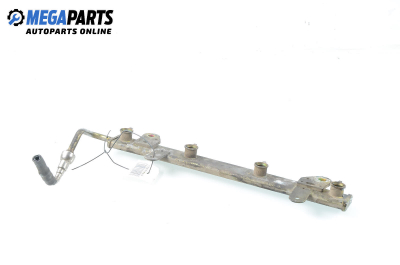 Fuel rail for Nissan Primera (P12) 2.0, 140 hp, sedan automatic, 2002