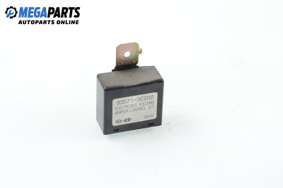 Automatic folding mirror control module for Kia Sorento 2.5 CRDi, 140 hp, suv, 2005 № 96571-3E000
