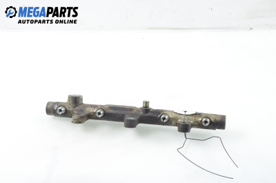 Fuel rail for Citroen Xsara Picasso 2.0 HDi, 90 hp, minivan, 2000