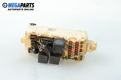 Sicherungskasten for Mitsubishi Galant VIII 2.5 24V V6, 163 hp, combi, 1999