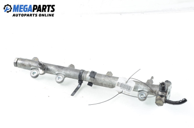 Fuel rail for Mercedes-Benz C-Class 202 (W/S) 2.2 CDI, 125 hp, station wagon automatic, 1998