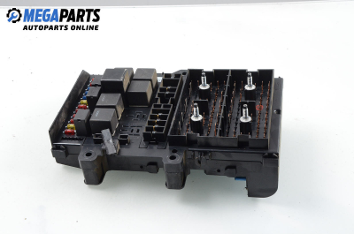 Fuse box for Chrysler Voyager 3.3, 158 hp, minivan automatic, 2001