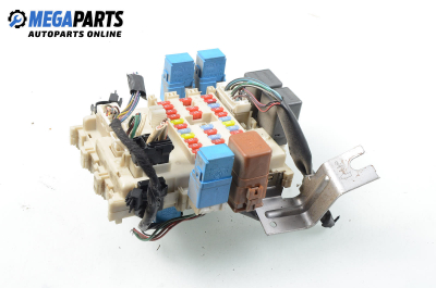 Fuse box for Nissan Primera (P12) 1.9 dCi, 120 hp, station wagon, 2003