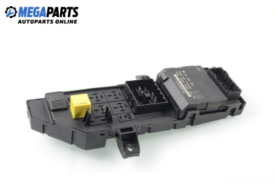Fuse box for Opel Signum 2.2 DTI, 125 hp, hatchback automatic, 2004 № 13 168 781