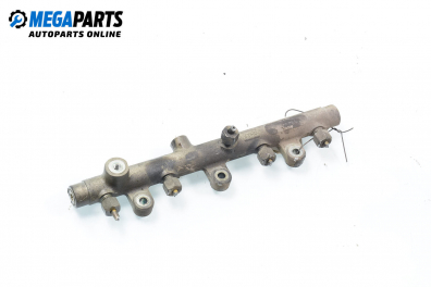 Fuel rail for Citroen Xsara Picasso 2.0 HDi, 90 hp, minivan, 2001