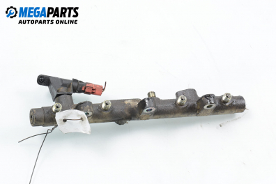 Fuel rail for Peugeot 406 2.0 HDI, 109 hp, station wagon, 2000