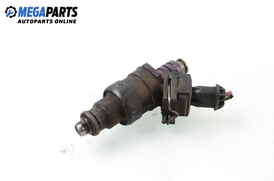 Gasoline fuel injector for Volvo S40/V40 1.8, 115 hp, sedan automatic, 1997