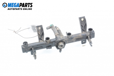 Fuel rail for Peugeot 306 1.6, 89 hp, station wagon, 1997