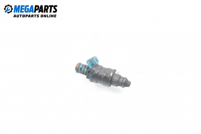 Duza benzină for Volkswagen Golf III 1.6, 101 hp, hatchback, 1997