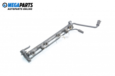 Fuel rail for Hyundai Coupe (RD2) 1.6 16V, 116 hp, coupe, 2000