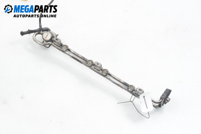 Fuel rail for Volkswagen Bora 2.3 V5 4motion, 150 hp, sedan, 2000