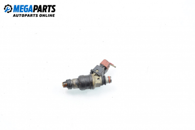 Gasoline fuel injector for Hyundai Sonata II 2.0 16V, 130 hp, sedan automatic, 1992