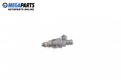 Gasoline fuel injector for Opel Vectra A Hatchback (88, 89) (04.1988 - 11.1995) 2.0 i Catalyst, 116 hp